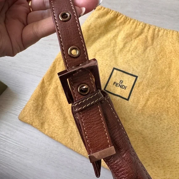 RARE FENDI Chestnut Leather Baguette with Black Marbled FF Rose Gold Buckle - Picture 5 of 7